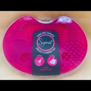 Sigma Spa brush cleansing mat